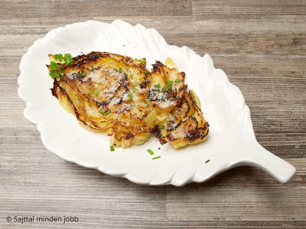 Parmezános sült kelkáposzta
